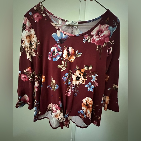 Women’s top - Picture 1 of 2